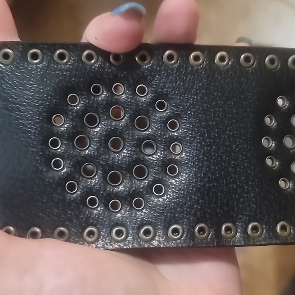 vintage oversized Black Gold Studded grommet Belt bohemian - Picture 5 of 6